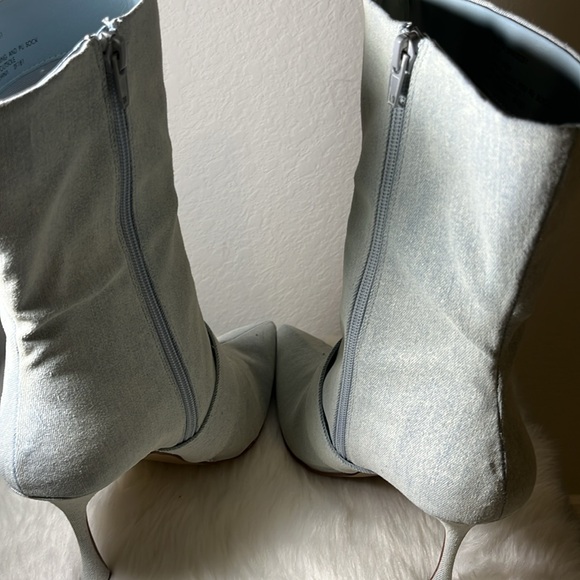 Steve Madden Banter Denim Pointed Toe Buckle Bootie- size 10M (Denim) - Picture 5 of 6